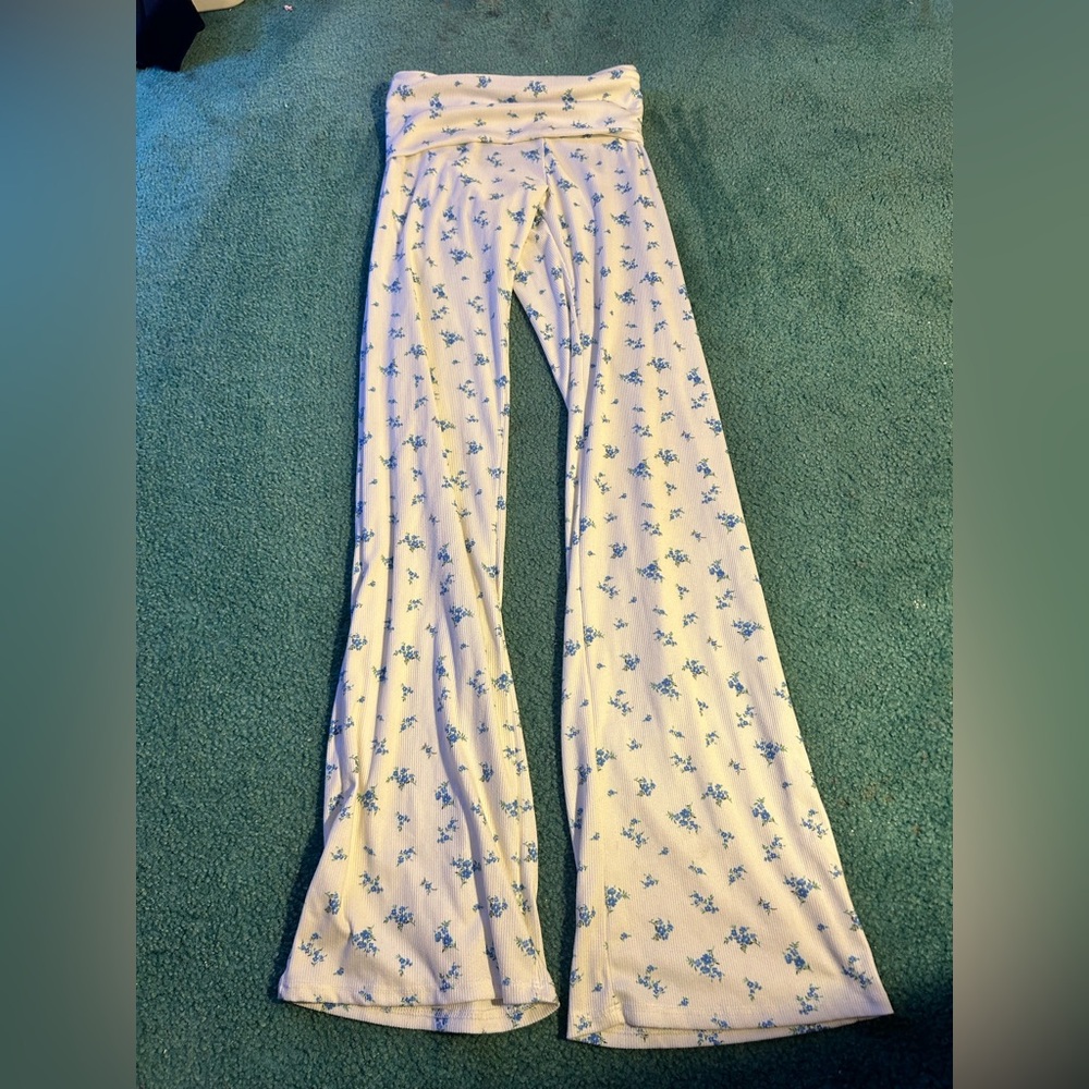 See You Monday Cream and Blue set